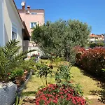 Summer House Pula